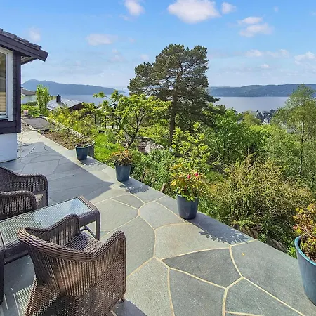 Awesome In With House Sea View