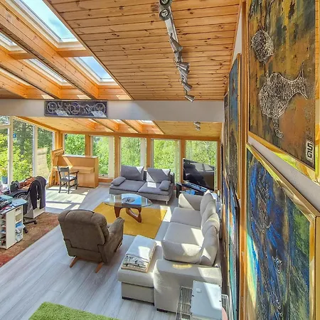 Awesome In With House Sea View